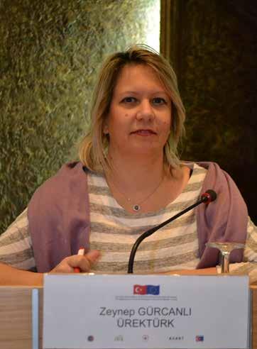 προσκολλημένοι στην επίσημη εθνική γραμμή. Όχι όλοι φυσικά,. Υπάρχουν προφανώς και εξαιρέσεις αλλά έχω δει τις εφημερίδες των δύο χωρών.