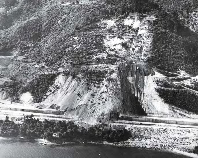 Εικόνα 5: Η κατολίσθηση της Παναγοπούλας, λήψη από ελικόπτερο στις 28/04/1971, για τους σκοπούς της γεωτεχνικής μελέτης που εκπονήθηκε εκείνη την περίοδο από την ΓΕΩΕΡΕΥΝΑ ΑΕ.
