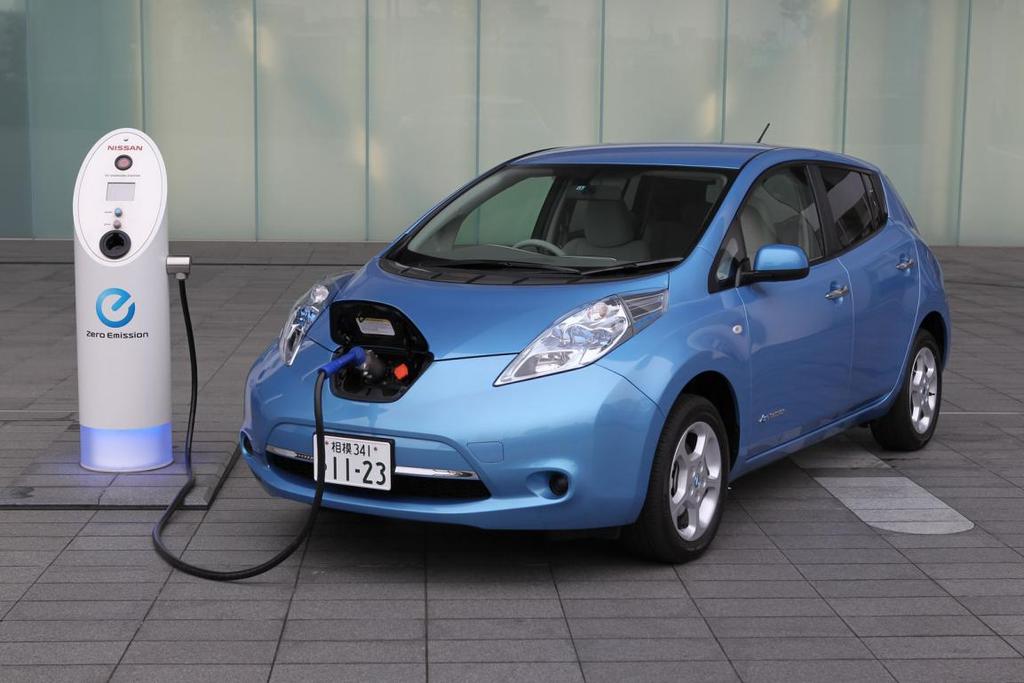 Π Σχήμα 1.12 Nissan Leaf[1] Το δίκτυο Better Place ήταν η πρώτη σύγχρονη εμπορική ανάπτυξη του μοντέλου ανταλλαγης μπαταριων. Το Fluence Z.E.