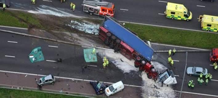 Αλλαγή ελαστικών Θα έχετε ακούσει ίσως κάποιους οδηγούς να συζητούν για την εναλλαγή των εμπρόσθιων µε τους πίσω τροχούς ενός οχήματος.