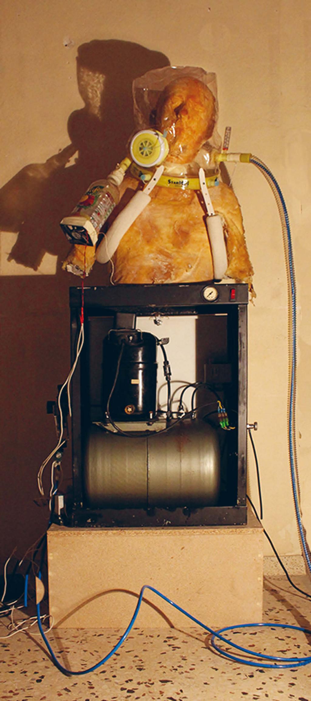 2 1 3 1 Work 44 / Έργο 44 / Werk 44 2016 170 60 45 cm Latex, plaster, air compressor, respiratory