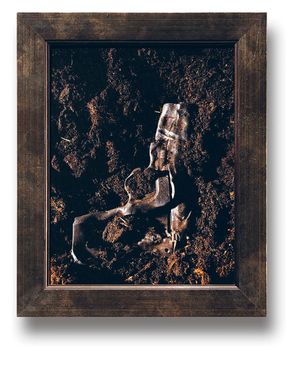 Διάσημος ήρωας 01 / Bekannter Held 01 2001 38 31 cm Digital archival print on