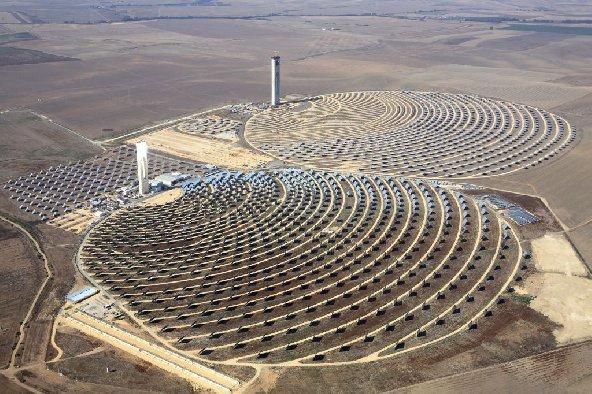 Solar tres Εξαιτίας της επιτυχίας του solar two, μια εμπορική μονάδα παραγωγής ενέργειας που ονομάζεται Πύργος ισχύος Solar tres κατασκευάζεται στην Ισπανία χρησιμοποιώντας τεχνολογία από το solar