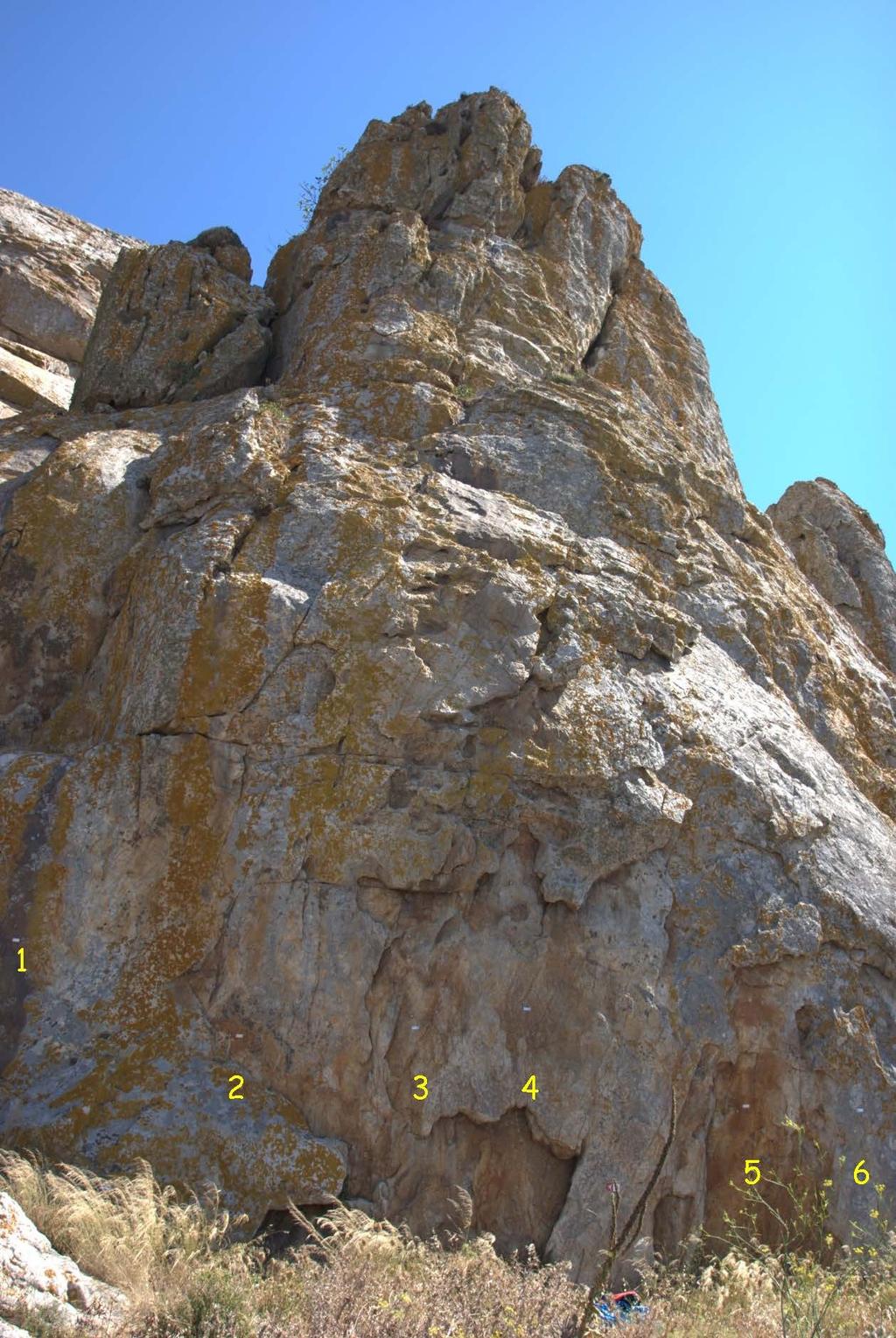 Πληροφορίες Ο τομέας 6 βρίσκεται στον αριστερό από τους δύο βράχους που ξεχωρίζουν όταν βλέπει κανείς το πεδίο του Εξωμβούργου.