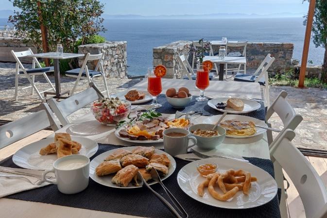 στο Breakfast Room ή στο κρεβάτι σας.