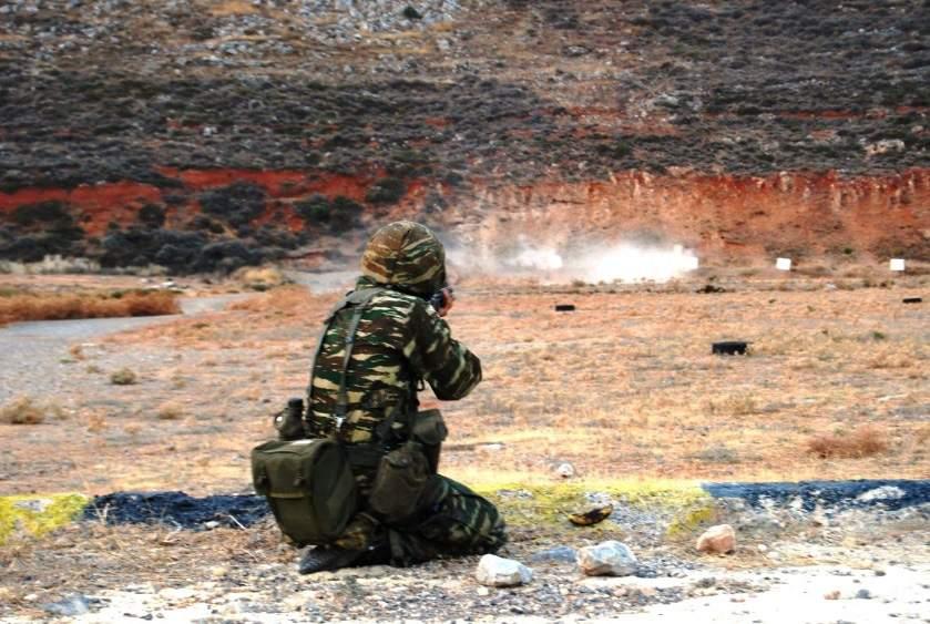 # 3 ΠΕΡΙΕΧΟΜΕΝΑ ΝΟΕΜΒΡΙΟΣ - ΔΕΚΕΜΒΡΙΟΣ 2015 Σελ. 2.Πρόλογος Χαιρετισμός Διοικητού Σχολής Πεζικού Σελ. 6.