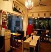 Καφέ Ταξείµ + Τσιχαγγίρι Taksimoda Cafe Kuloğlu Mah. Sıraselviler Cadde No: 9 34420 Beyoğlu İstanbul Tel: 0 212 334 85 00 Μοδάτο καφέ στην αρχή της οδού Σιρασελβιλέρ.