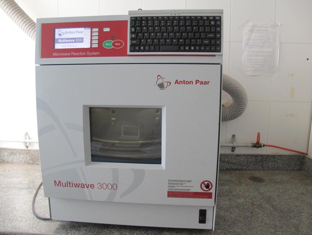 مشخصات دستگاه هضم مایکروویو آزمایشگاه : Model: Multiwave 3000, Anton Paar, Austria.