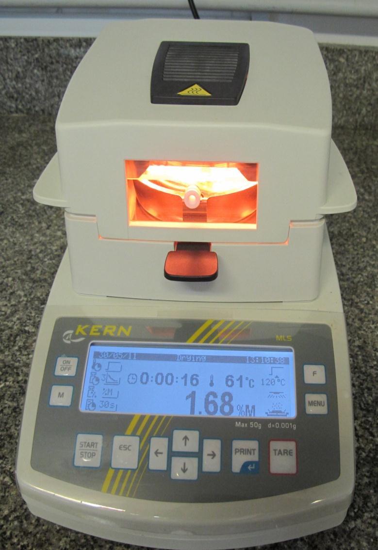 مشخصات دستگاه رطوبت سنج آزمایشگاه : Model:MLS, KERN, Swiss Parameter Heater Halogen quartz glass heater 400 W Heating temperature range: 50-160 C in 1 C increments Weighing range: max.