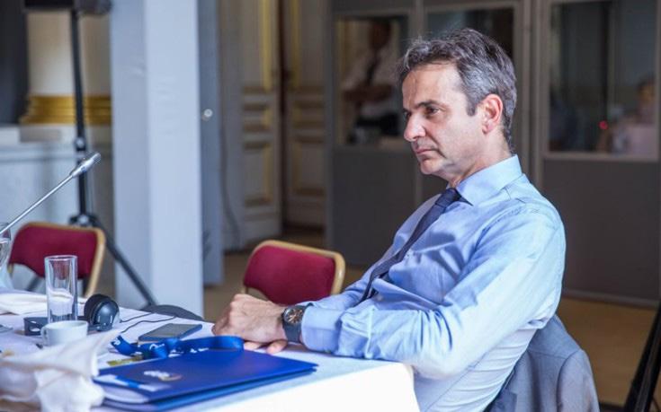 Στη δήλωσή του ο πρόεδρος της ΝΔ, Κυριάκος Μητσοτάκης, τονίζει προς τα παιδιά που μπήκαν σε σχολές, πως ξεκινά σήμερα μία νέα περίοδος στη ζωή τους, συγχαίροντας τα, τόσο αυτά, όσο και τις