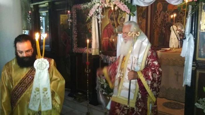 Επίσης, ευχήθηκε στην Καθηγουμένη της Μονής Γερόντισσα Ξένη και την αδελφή Ιερουσαλήμ υγεία και δύναμη και η ευχή της μακαριστής Γερόντισσας Χριστοδούλης να τις συνοδεύει όπως και όλους όσοι βοηθάνε