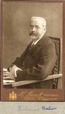 Παράρτημα Β Ferdad Georg Frobeus (6 Οκτωβρίου 849 Αυγούστου 97) Ferdad Georg Frobeus, γερμανικής καταγωγής μαθηματικός, γνωστός για τη συνεισφορά του στη θεωρία των συνήθων διαφορικών εξισώσεων, τη