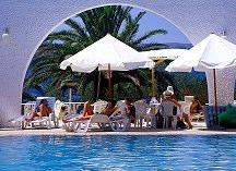 268 soba, 10 apartmana, restaurant, kavana, taverna, aperativ bar, otvoreni bazen s morskom vodom, fitness studio, snack bar, slastičarna, zatvoreni bazen s grijanom morskom vodom, tv-salon, SATV,