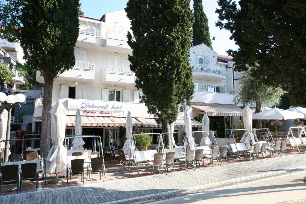 HOTEL BON REPOS *** 1/2 1.390 1.580 1.895 2.275 HOTEL BON REPOS ** 1/2 1.135 1.330 1.580 1.895 HOTEL PARK *** 1/2 B MS 1.705 2.022 2.400 2.780 HOTEL PARK ** 1/2 1.515 1.705 1.960 2.