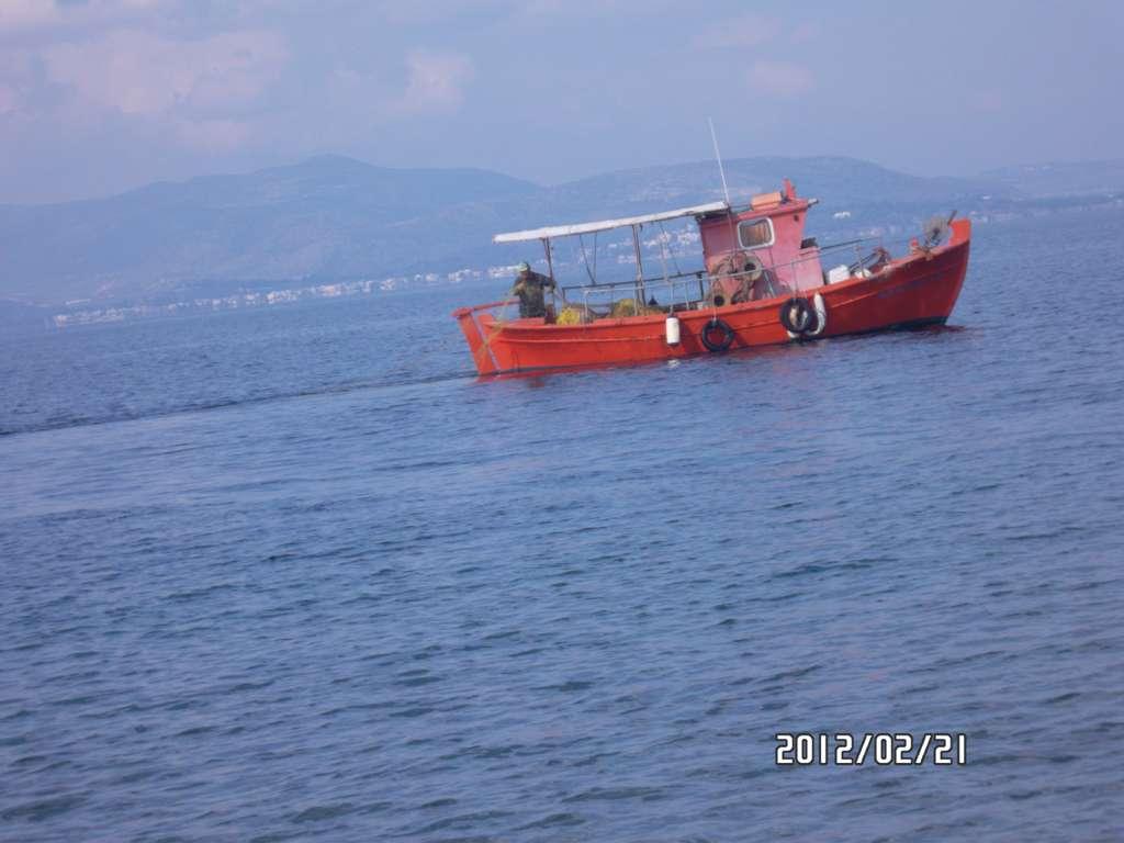 Συνάντηση με τους ερασιτέχνες αλιείς της Αγριάς Στις αρχές Απριλίου αντιπροσωπεία των μαθητών μαζί με τους καθηγητές της ομάδας συνάντησε τους