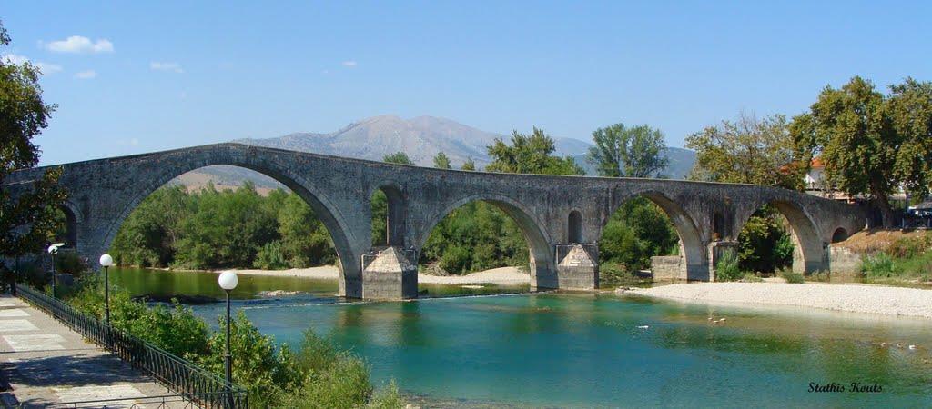 Εικόνα 20 Το γεφύρι της Άρτας (πηγή: static.panoramio.com) 3.