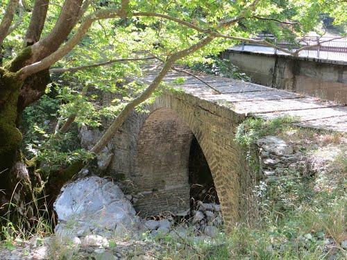 3.5.2 ΓΕΦΥΡΙ ΣΤΗ ΜΕΓΑΛΗ ΒΡΥΣΗ. Εικόνα 25. Γεφύρι στη Μεγάλη Βρύση. Εικόνα 26 Γεφύρι στη Μεγάλη Βρύση.