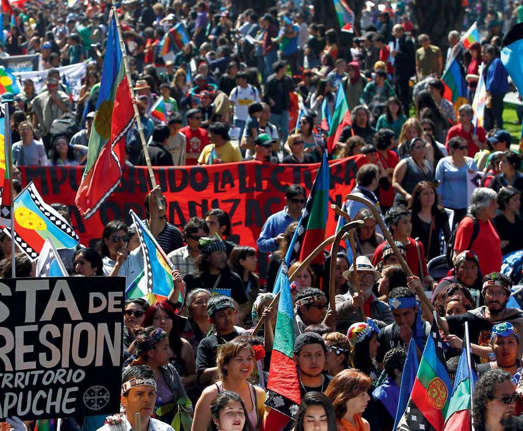 Maputšede meeleavaldusel Santiagos osales 15. oktoobril 2012 hinnanguliselt 7000 inimest. tavaladina tähestiku tähemärkidest erinevad tähemärgid.