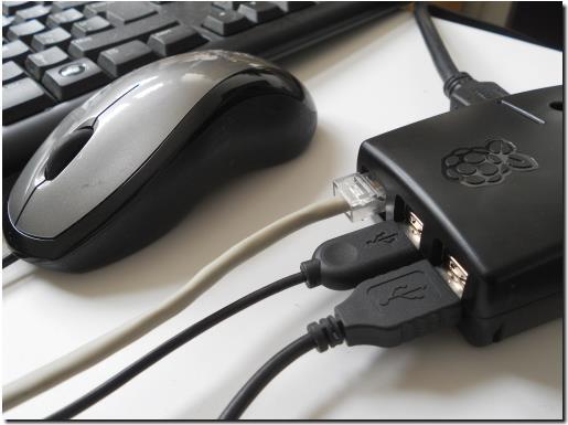 Τελικά στην εικόνα 25 βλέπουμε ότι μετά το HDMI καλώδιο τοποθετούμε το καλώδιο του Ethernet, το πληκτρολόγιο και το