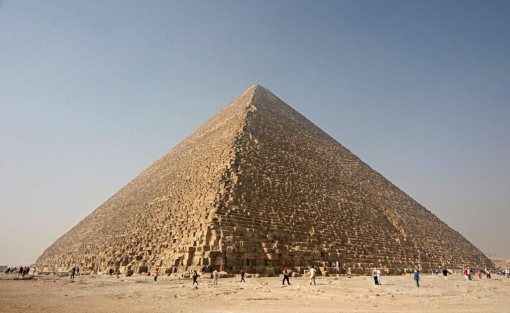 Η ΠΥΡΑΜΙΔΑ ΤΟΥ ΧΕΟΠΑ Η Πυραμίδα του Χέοπα (επίσης γνωστή ως η Μεγάλη πυραμίδα της Γκίζας ή Μεγάλη Πυραμίδα) είναι η αρχαιότερη και η μεγαλύτερη από τις τρεις πυραμίδες της