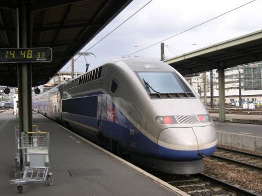 TGV (ταχεία) Το TGV (προφέρεται "τε-ζε-βέ", Train à Grande Vitesse, δηλαδή "Τραίνο Υψηλών Ταχυτήτων" στα Γαλλικά) είναι μία σιδηροδρομική υπηρεσία υψηλών που αναπτύχθηκε από την GEC-Alsthom (σήμερα )