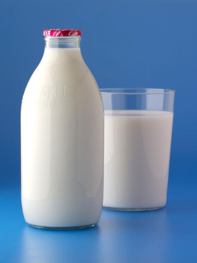 4. ΓΑΛΑΚΤΟΚΟΜΙΚΑ Γάλα χαμηλό σε λιπαρά, γάλα πλήρες και γάλα σε κακάο χωρίς γλυκαντικές ουσίες.