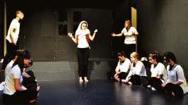The wrong people at the wrong time weave one of the most colorful and enjoyable comedies of French urban theater.