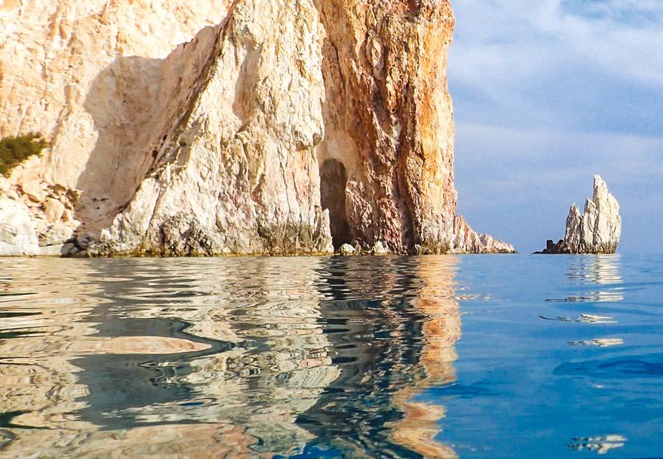 Καλώς Ορίσατε σε μία... διαφορετική Μήλο! H Μήλος, είναι ένα από τα ομορφότερα νησιά της Ελλάδας.