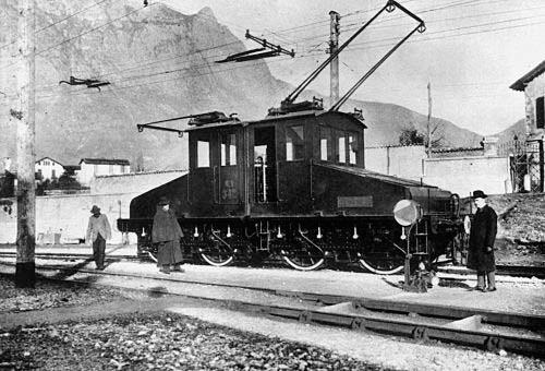 Σχήμα 1.4 Η ηλεκτράμαξα του Kalman Kando Μεγάλο μέρος της ανάπτυξης της ηλεκτροκίνησης οφείλεται στην αυξανόμενη χρήση των συράγγων, ιδιαίτερα στις αστικές περιοχές.