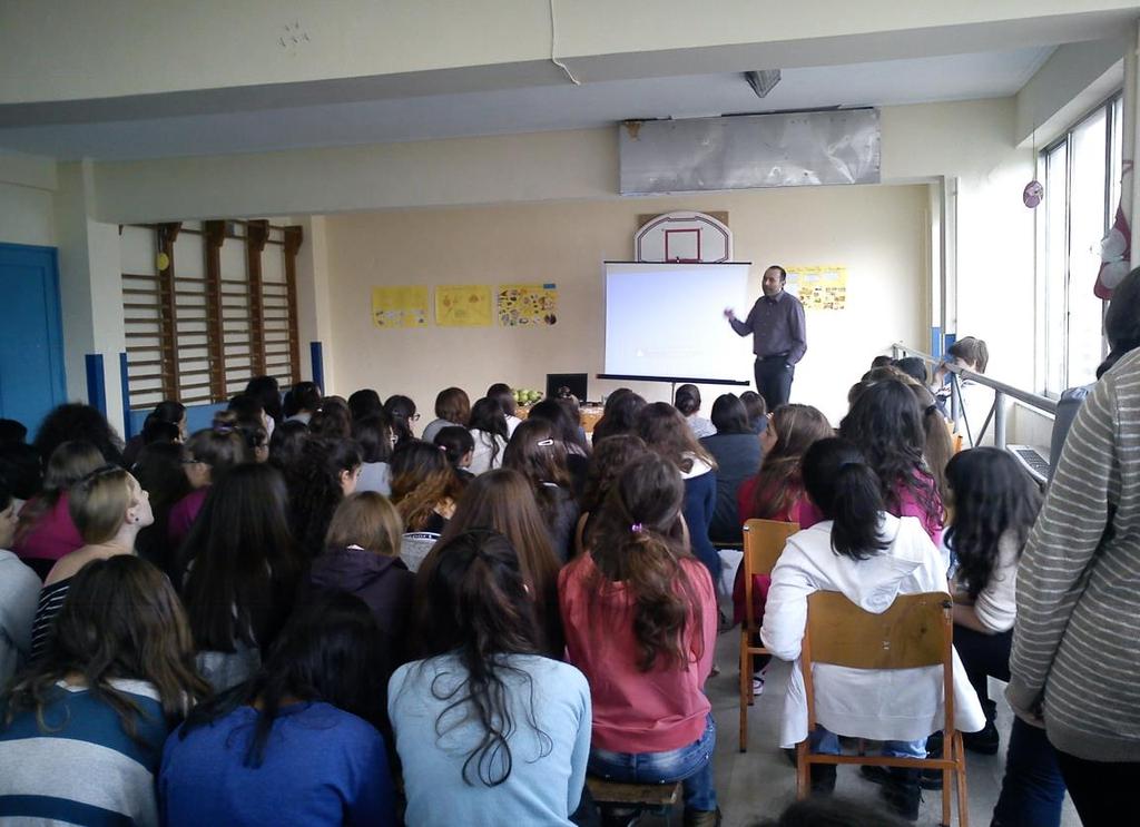 Εντυπώσεις των μαθητριών από τη συζήτηση που είχαν με τον κ. Δαλέζο Στις 24/10/2014, την Παγκόσμια ημέρα πρόληψης κατά της παχυσαρκίας, επισκέφτηκε το σχολείο μας ο διαιτολόγος κ.