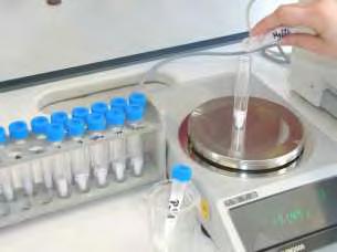 Χωνιά διηθήσεως Σωλήνες φυγοκέντρησης falcon Σωλήνες eppendorf 2.2.2. Διαδικασία Εκχύλισης Ζυγίζουμε 5 g εδάφους, τα αναμιγνύουμε με 5 ml απεσταγμένο νερό και κάνουμε μία πολύ σύντομη ανάδευση σε vortex.