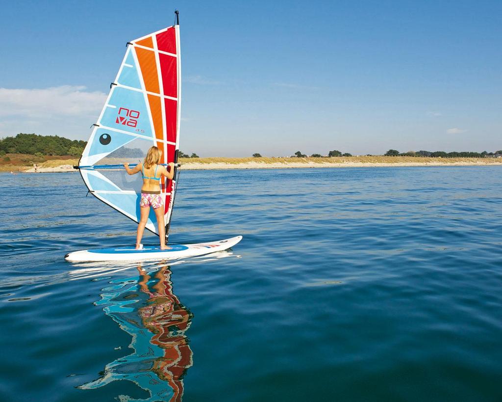 ΙΣΤΙΟΣΑΝΙΔΑ. Η ιστιοσανίδα ( windsurfing ) είναι μια ειδική σανίδα-σκάφος που επιπλέει και κινείται με την βοήθεια ενός ελευθέρου πανιού.