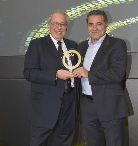Πως ορίζονται όμως τα «ταλέντα» για την Mercedes-Benz Ελλάς; Σύμφωνα με το σύστημα αξιολόγησης της Daimler (LEAD IT), ένα ταλαντούχο στέλεχος και μελλοντικός ηγέτης, μεταξύ άλλων, λειτουργεί σύμφωνα