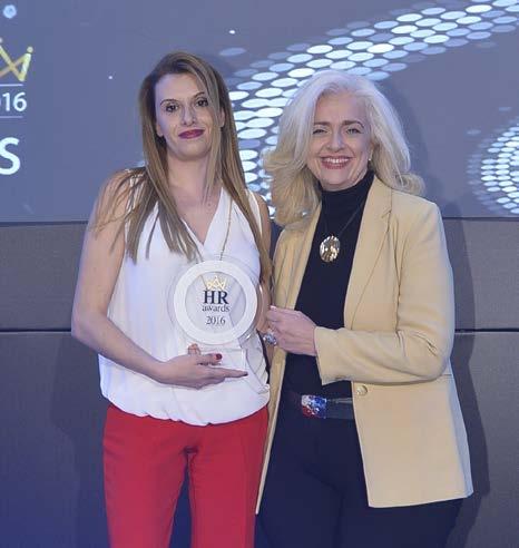Η Public, συγχρονισμένη με τον συνεχώς επιταχυνόμενο ρυθμό ανάπτυξης των πωλήσεων της αλλά και με την πρωταγωνιστική της θέσης στην «καρδιά» του καταναλωτή, δεν θα μπορούσε παρά να χαμογελά, ως ένα