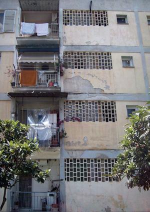 Οικειοποίηση του χώρου από τους κατοίκους Πηγή: Προσωπικό αρχείο 43α δεν εμποδίζει ωστόσο, τις προσπάθειές τους για ανατροπή της υποβαθμισμένης εικόνας.