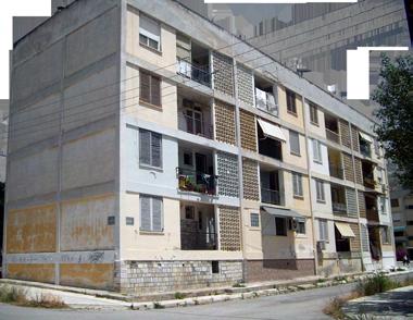 Πιο συγκεκριμένα, προτείνεται η αξιοποίηση ενός διαμερίσματος κάθε κτηρίου των τυπολογιών (201) και (310) για την συναναστροφή των κατοίκων στο εσωτερικό της πολυκατοικίας.