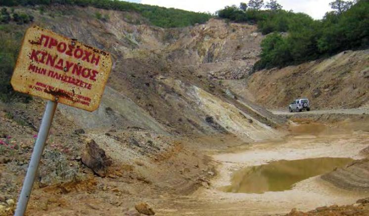 δημοσιεύσει, σε συνεργασία, τις έρευνες και μελέτες του σε πολλά επιστημονικά περιοδικά.