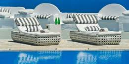 majestic hotel φηρα 5 Bρίσκεται πάνω στους εντυπωσιακούς βράχους της Σαντορίνης και προσφέρει