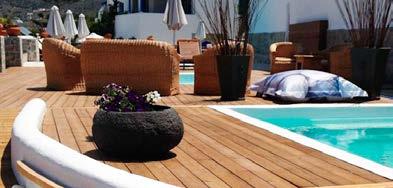 Όλα τα δωμάτια στο Hotel Pandrossos έχουν ιδιωτικό μπαλκόνι με θέα στη θάλασσα.
