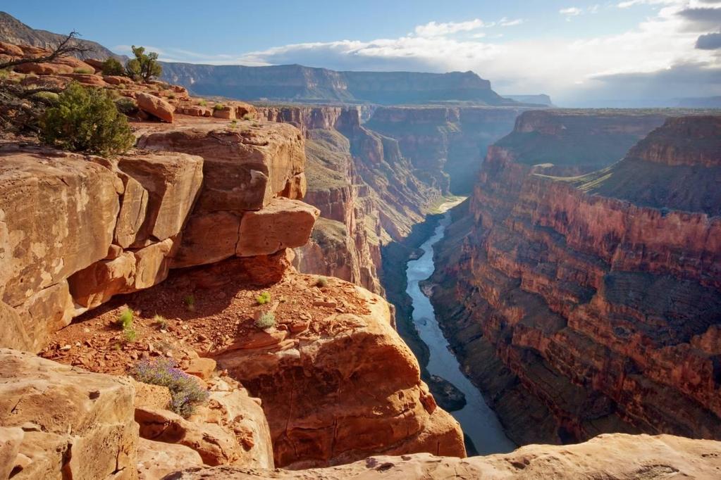 Grand Canyon Το Γκραν Κάνυον είναι ένα μακρύ φαράγγι που σμιλεύτηκε από τον ποταμό Κολοράντο και βρίσκεται στην πολιτεία της Αριζόνα των ΗνωμένωνΠολιτειών Αμερικής.