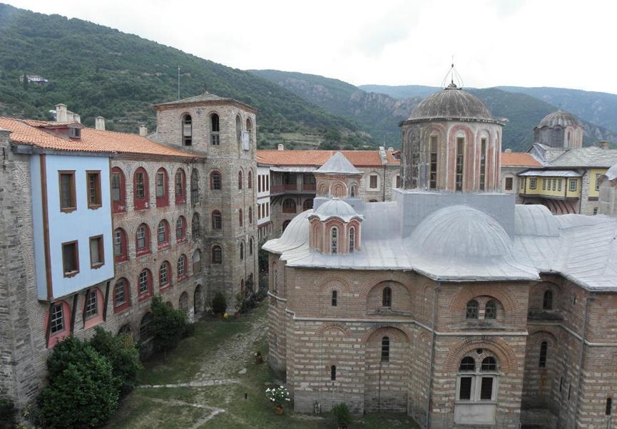 Ιδρύθηκε από τον μοναχό Παύλο Ξηροποταμινό που μόνασε την