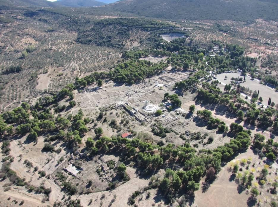 να παρακολουθούν κωμωδίες. Α σ κ λ η π ι ε ί ο Γαληνός, εξέχων γιατρός και φιλόσοφος του 2 ου μ.χ. αι.