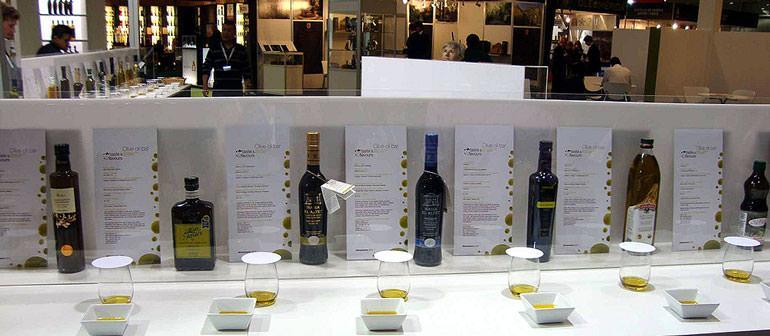 Το Olive Bar και τα ςεμινάρια κα πραγματοποιθκοφν από γευςιγνϊςτεσ, μζλθ