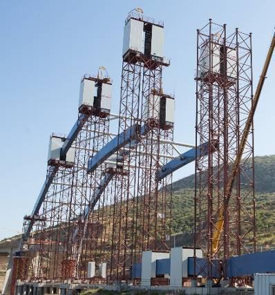 Σχ. 12: Ανέγερση των τόξων Σχ. 13: Ανέγερση του καταστρώματος 5.