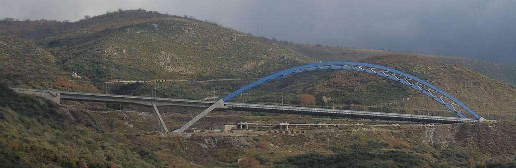 Το κόστος κατασκευής της, περιλαμβανομένων των έργων σταθεροποίησης της ευρύτερης περιοχής και της προσωρινής παράκαμψης, ήταν ιδιαίτερα χαμηλό (~20.000.000 ).