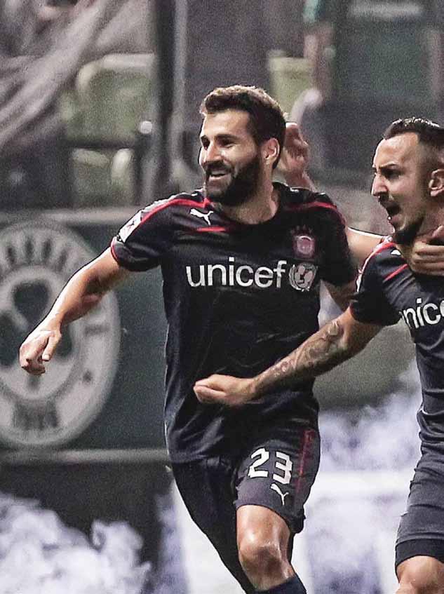match program ΘΕΜΑ O κωστας μητρογλου Ο «πιστολέρο» είναι μία ιδιαίτερη «πάστα» ποδοσφαιριστή. Με τον αποψινό αντίπαλο της ομάδας μας, τον Παναθηναϊκό, έχει ξεχωριστή σχέση!