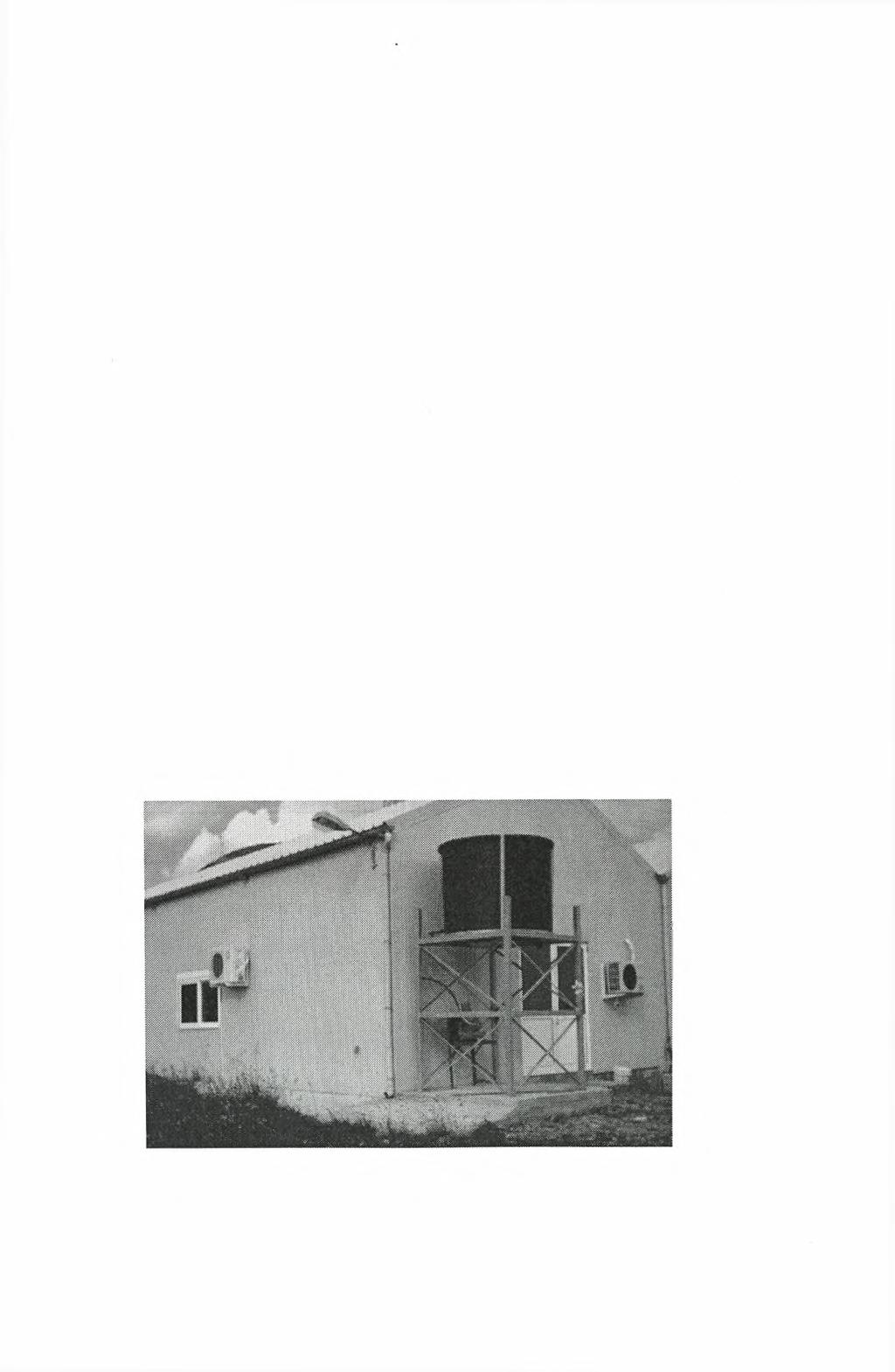 26 2. ΥΛΙΚΑ ΚΑΙ ΜΕΘΟΔΟΙ Τα πειράματα πραγματοποιήθηκαν (για χρονικό διάστημα οκτώ εβδομάδων) στις εγκαταστάσεις του εργαστηρίου Υδατοκαλλιεργειών του τμήματος Γεωπονίας Ζωικής