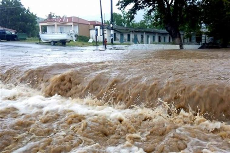 Πλημμυρισμένοι οι δρόμοι στον δήμο Αγιάς του νομού Λαρίσης (Φωτογραφία: ΑΠΕ ) Ευχαριστώ το συνάδελφο Δρ. Αθανάσιο Σαραντόπουλο για τη συνεργασία του στη χρήση της εφαρμογής SPSS. ΠΗΓΕΣ 1. Ζαμπάκας Ι.