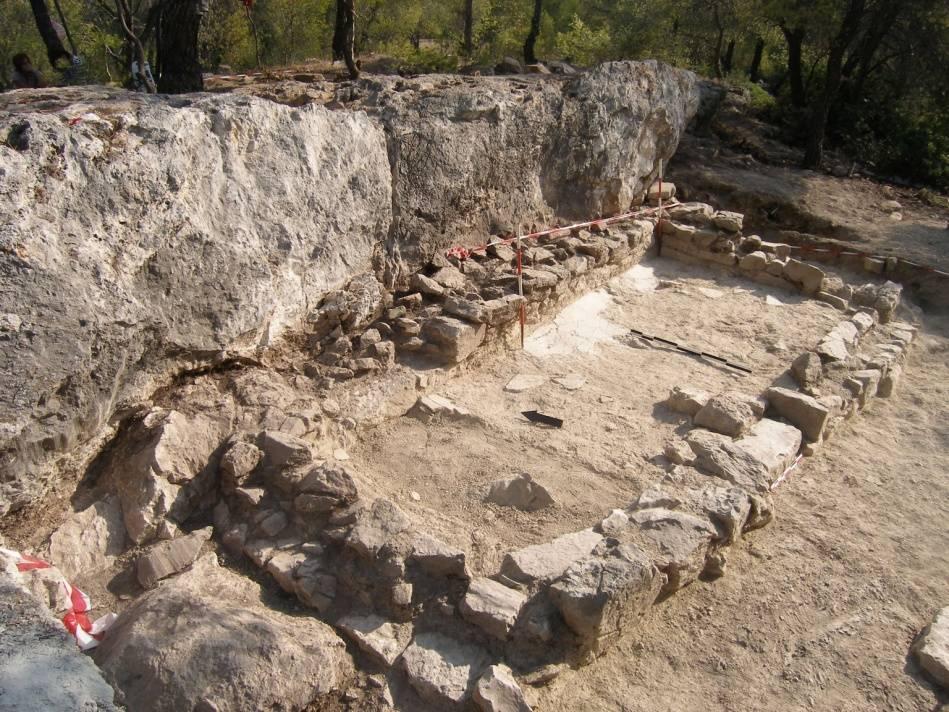 Σαλαμίς, Πυργιακόνι. Άποψη του δωματίου καθαρμών του τεμένους μετά την ανασκαφή του, από τα νοτιοδυτικά. Αρχείο Πανεπιστημιακής Ανασκαφής Σαλαμίνος.