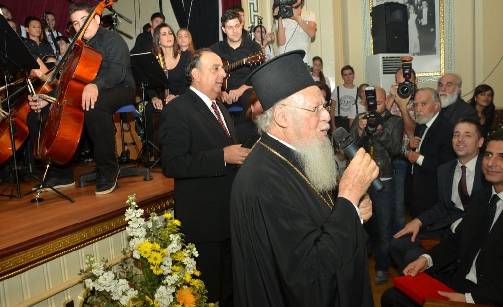 Οι μελωδικές φωνές των παιδιών και η μουσική της Ευανθίας Ρεμπούτσικα συνεπήρε τους παρευρισκόμενους σε μία